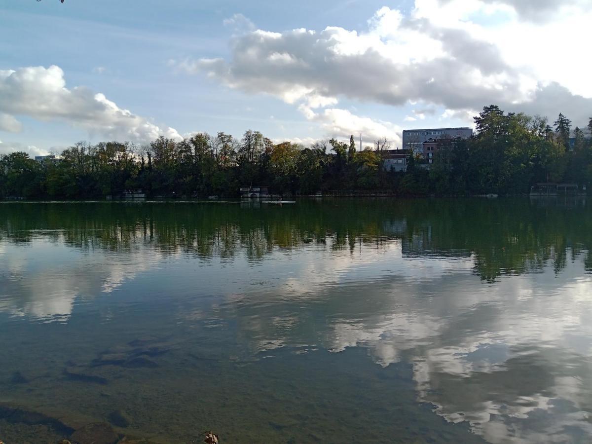 Ferienwohnung In Grenzach Esterno foto